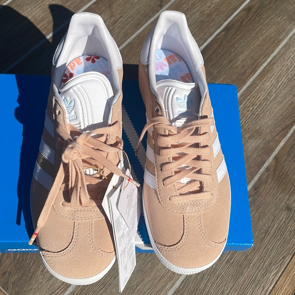 Adidas Gazelle Women’s Size 6
